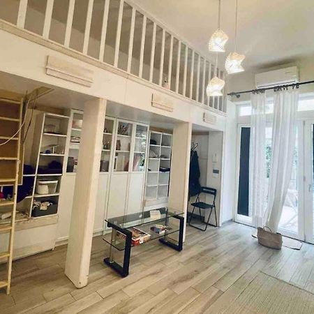 フィレンツェCosy Modern Flat Private Patioアパートメント エクステリア 写真